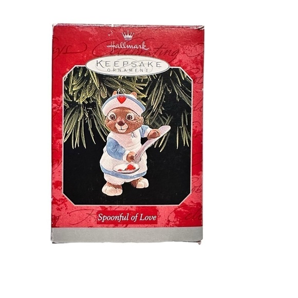 Vintage Hallmark Keepsake Ornament Spoonful of Love Chipmunk Handcrafted 1998 - Picture 1 of 7